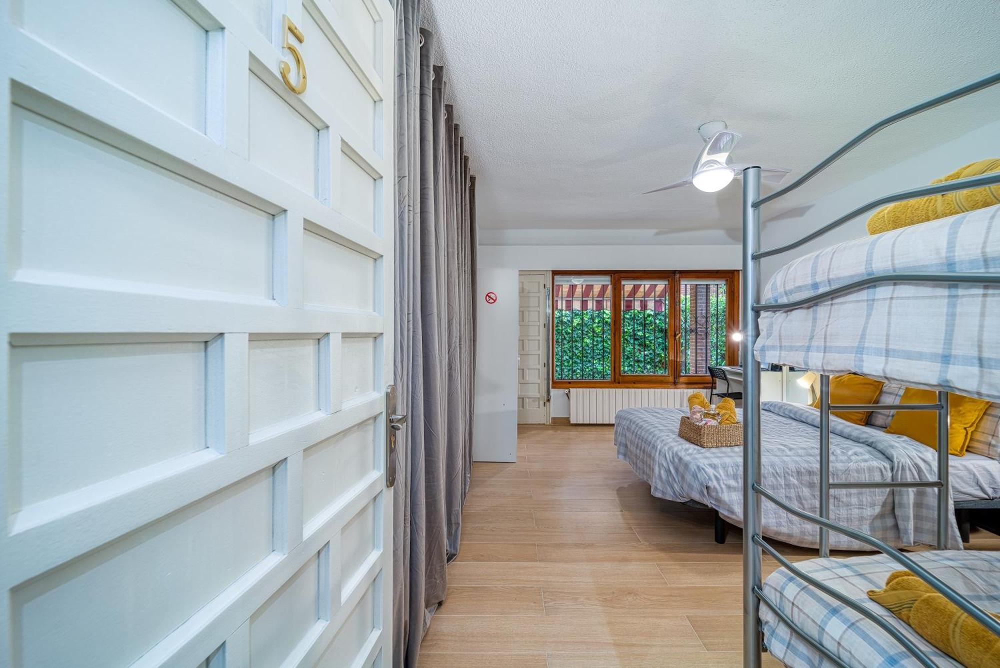 P Casacafe Calle Carlos Dubois 3 Aparthotel Madrid