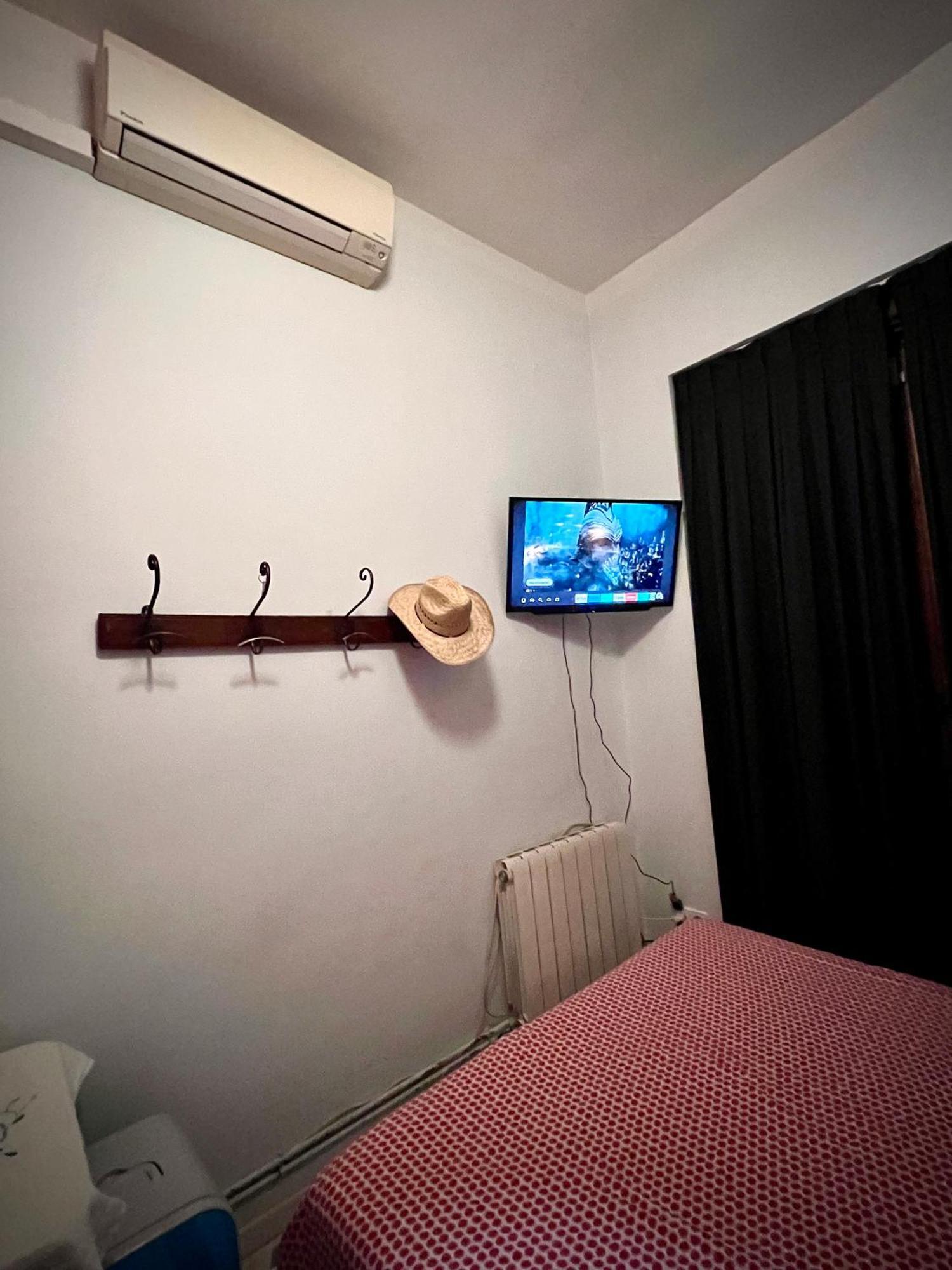 Bed & Breakfast Cozy In Lavapies