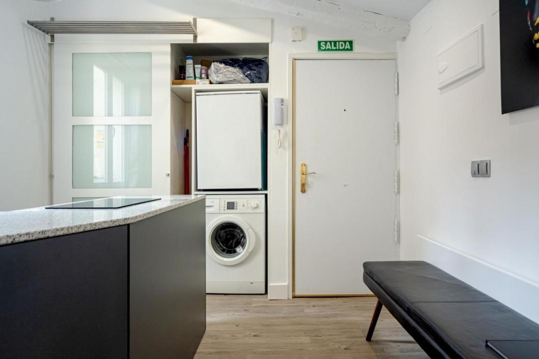 1 Bedroom 1 Bathroom Furnished - Sol - Bright Penthouse - Mintystay * Madrid
