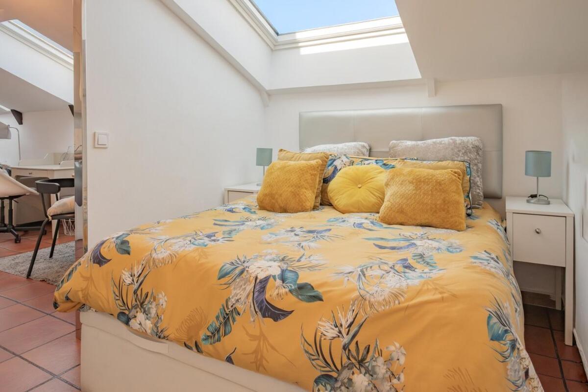 Apartment And Bright Temporal Penthouse Center Myr137c *