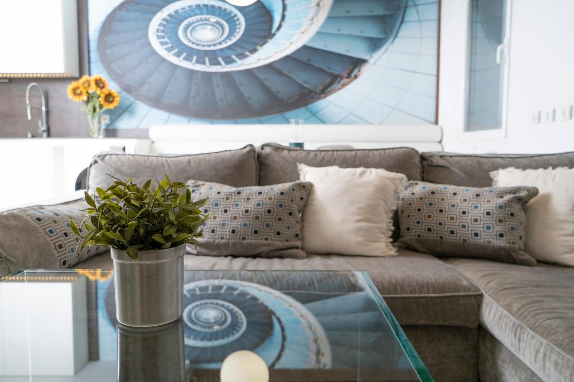 Oshun Salamanca Iii Midstay Living