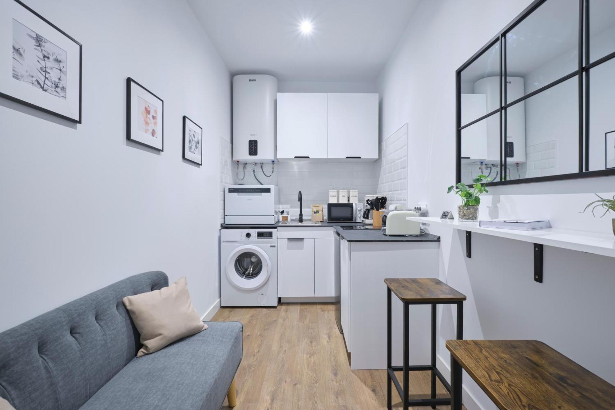 Lovely - Apartasuite Completo En Excelente Ubicacion En Apartamento Madrid