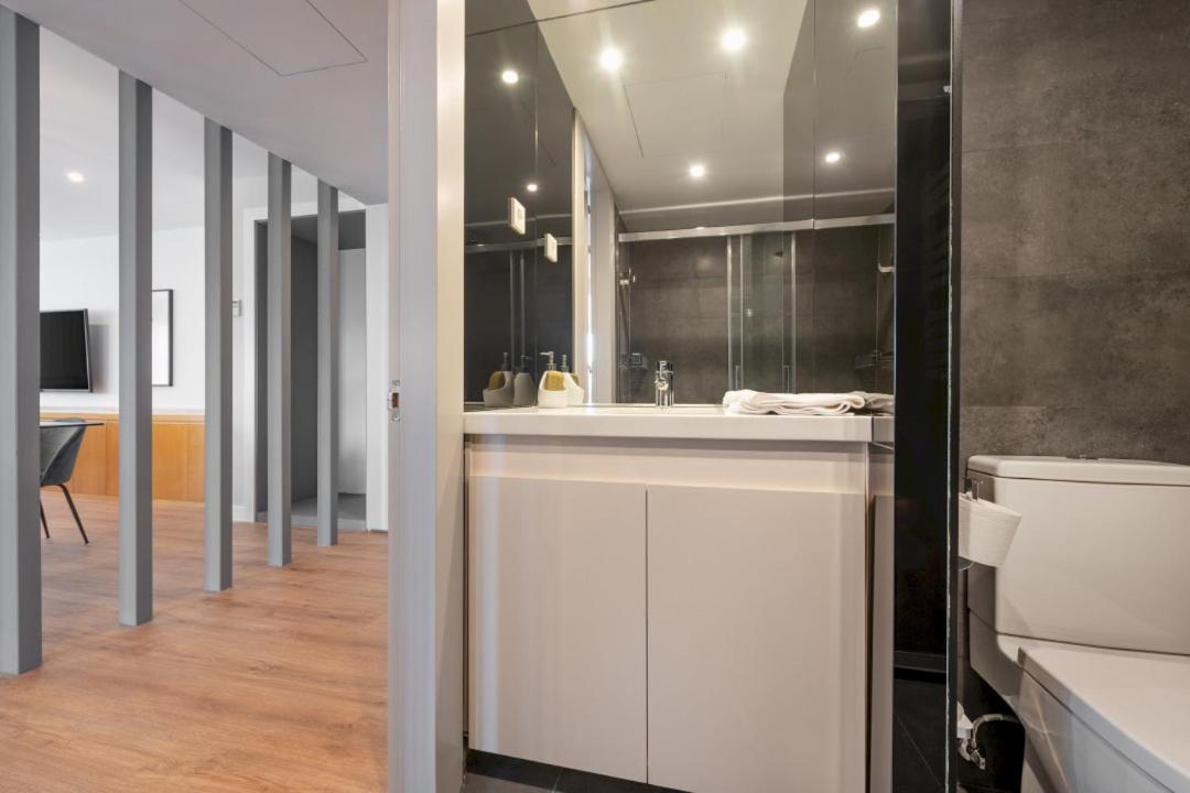 Apartment 2 Bedroom 2 Bathroom Furnished - Salamanca - Bright & Stylish - Mintystay *