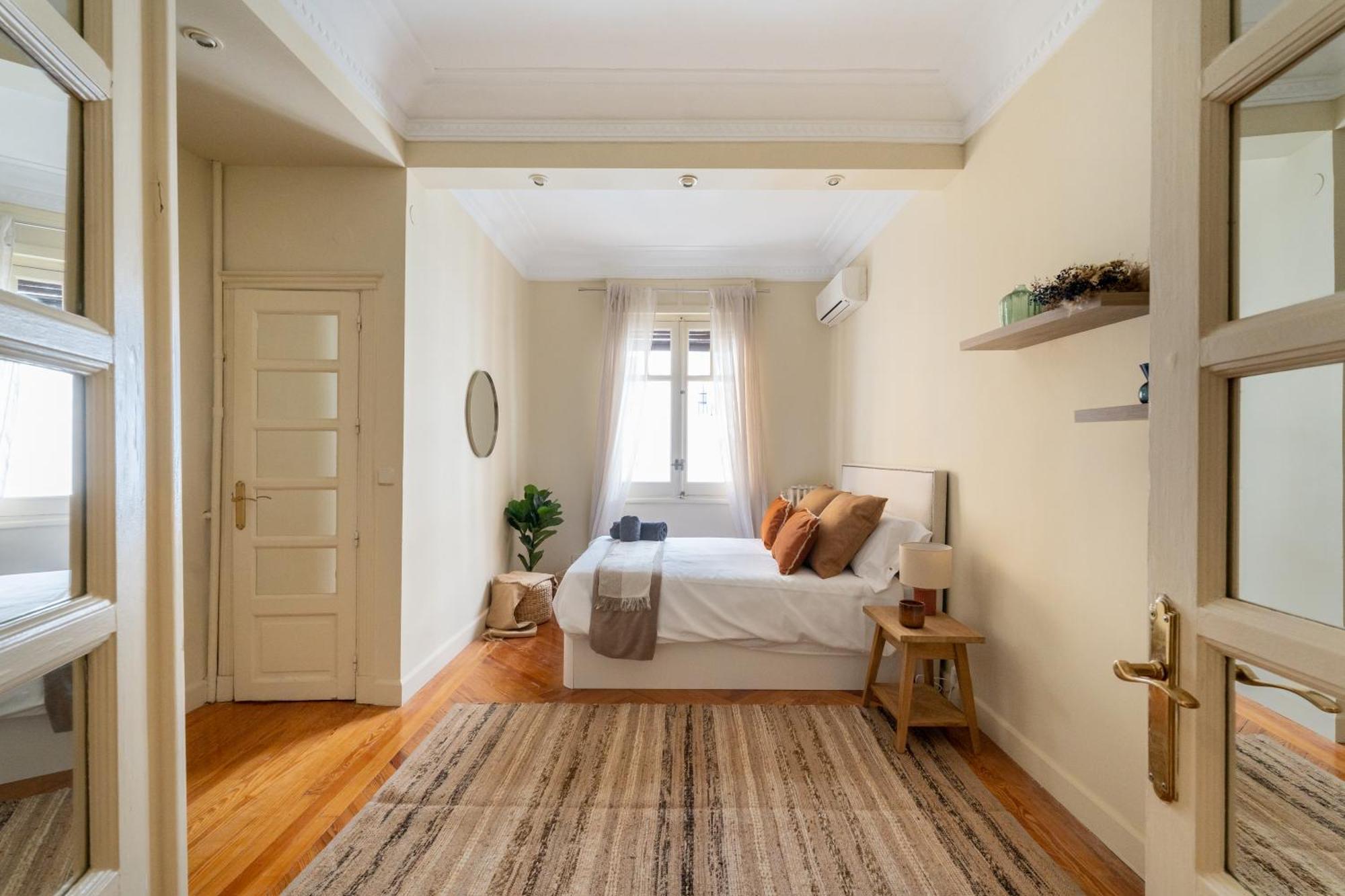 Luxurious In Barrio De Salamanca Apartment *