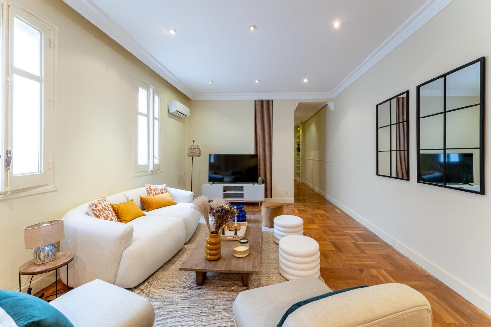 Luxurious In Barrio De Salamanca Apartment *