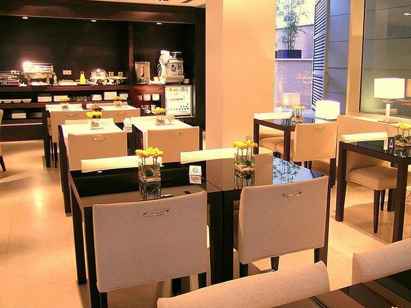 Viena Plaza De Espana Aparthotel