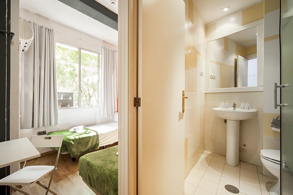 Motion Hostel *