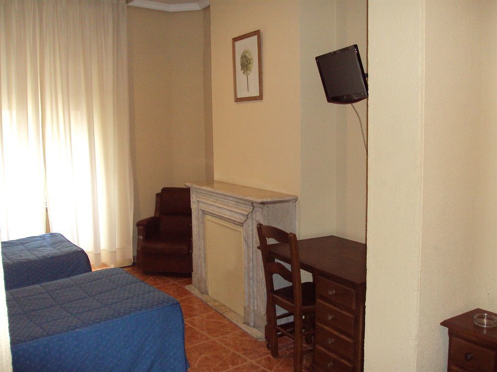 El Pilar 2*