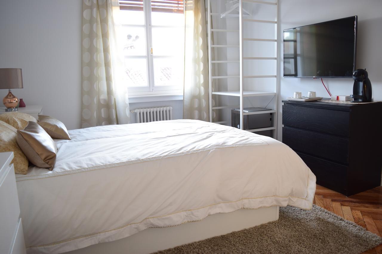 Suites Gran Via Couette-café Madrid