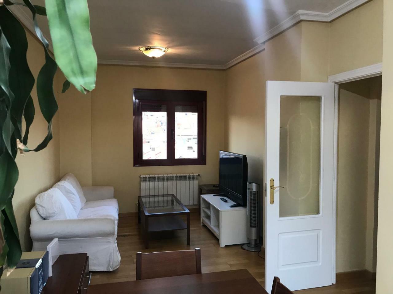 5 Calle De Robledo Apartment