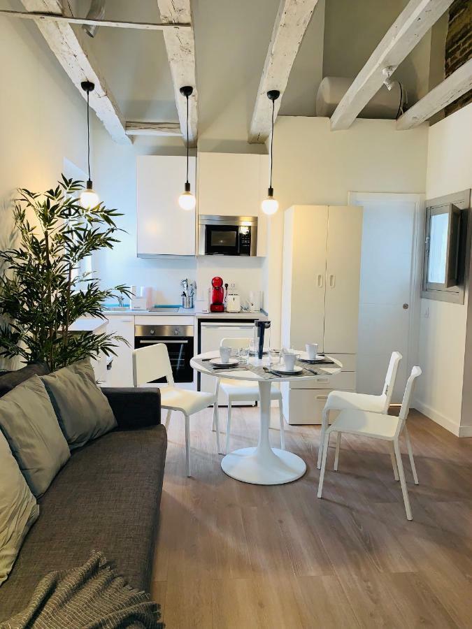 Stylish Apts Center Malasana- 1, 2 & 3 Bedroom Flats In Same Building *