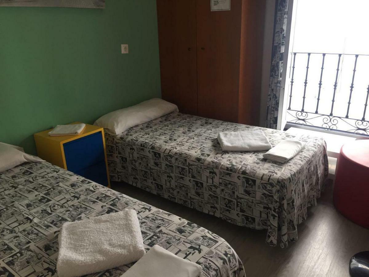 Arvin Hostal Guest house *