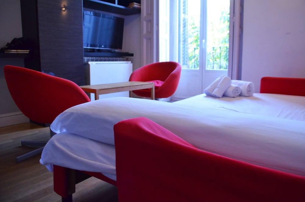 Hotel Apartamento Bailen 3*