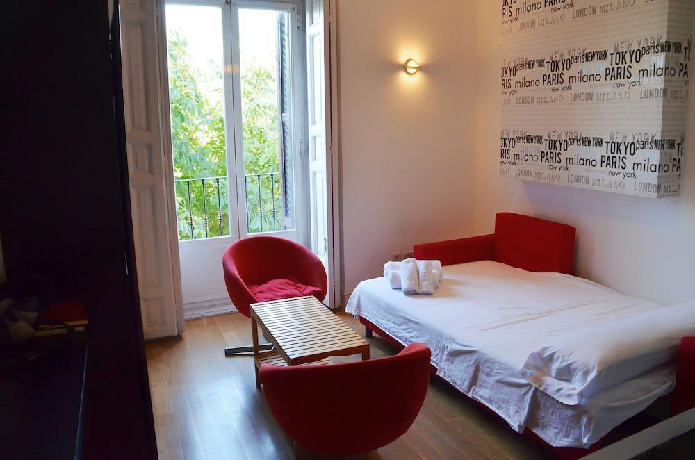 Hotel Apartamento Bailen 3*