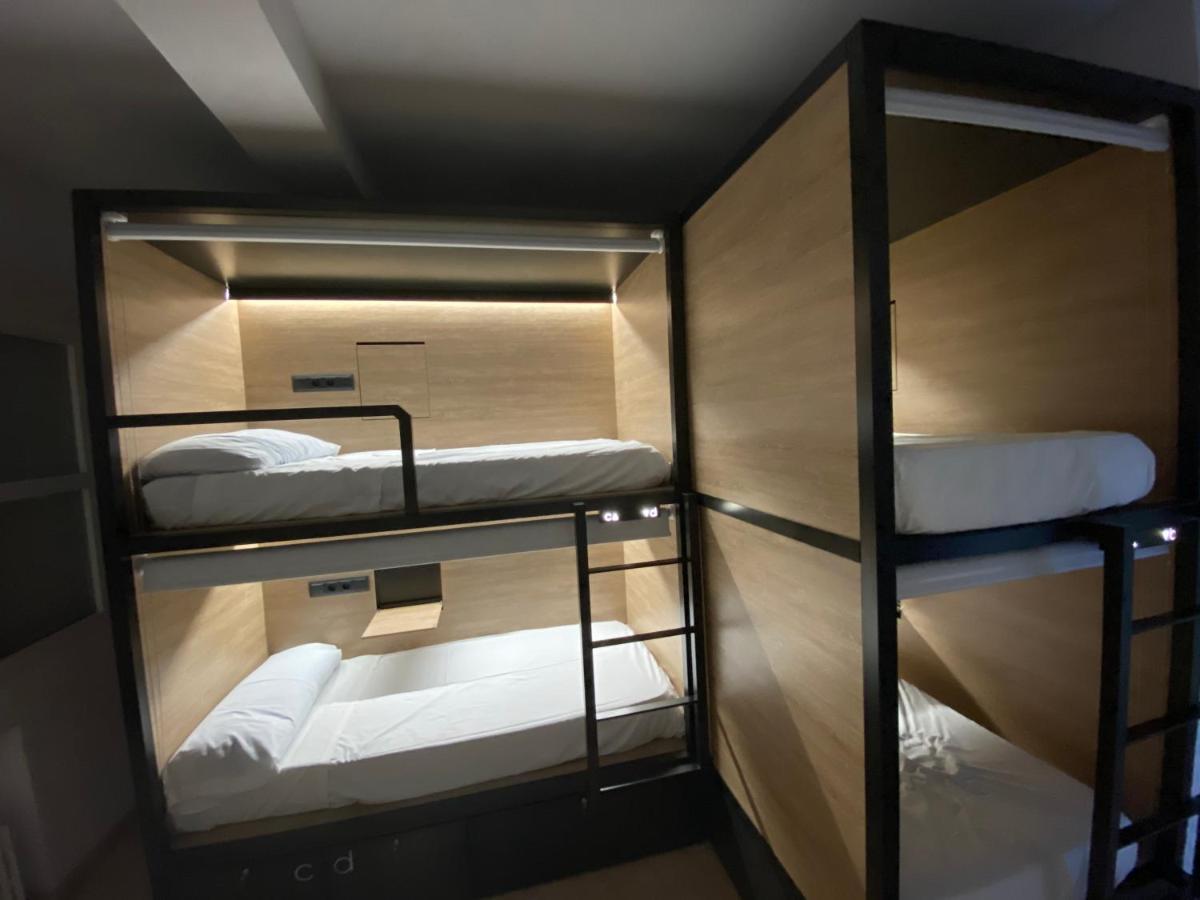 Hostel Motion *