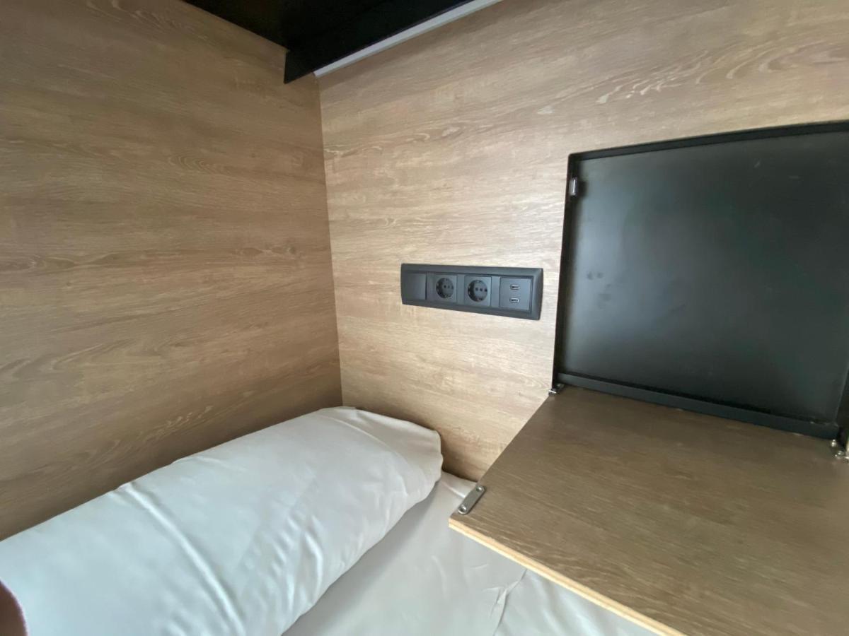 Motion Hostel *