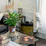 Modern And Neoclassical Flat