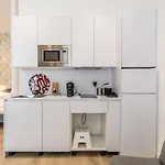 Modern And Bright- 2 Bd 2 Bth - Center