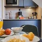 Feelathome Ventas Suites