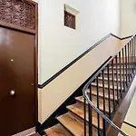 Spacious 3 Bedroom Apartment In Centro