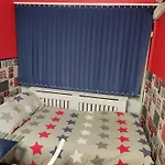 CAJA MAGICA Privada baño compartido