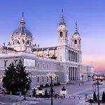 44 Centro ★ Apartaments&Suites