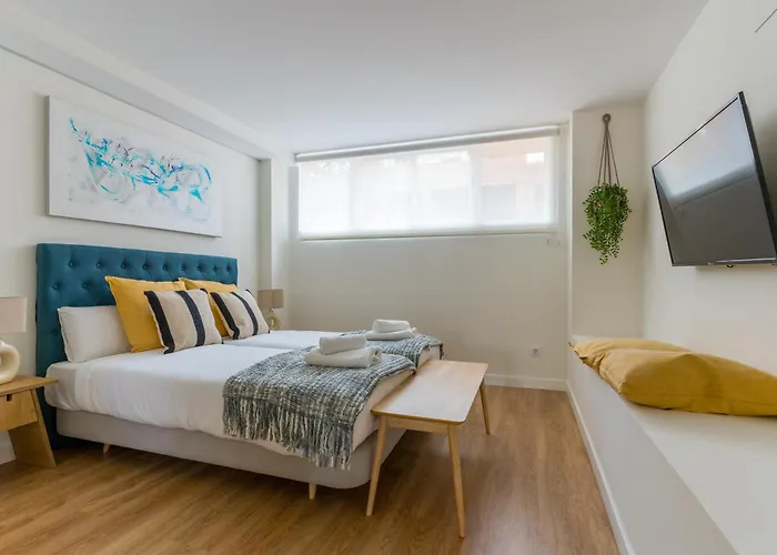 Modern And Wide- 3Bd 2,5 Bth- Plaza Castilla