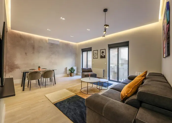 En El Corazon De Madrid, Casa Moderna