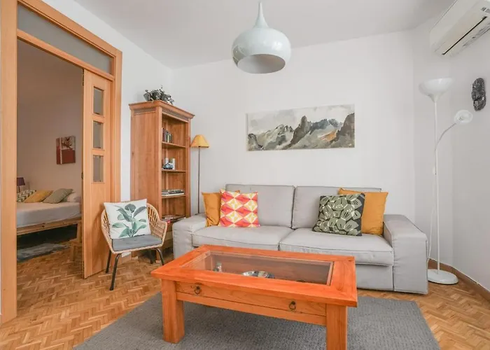 Bright & Cozy 2Bd - Opera Area