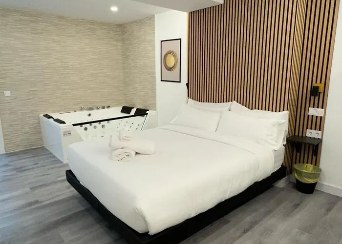 Jacuzzi Rooms Atocha