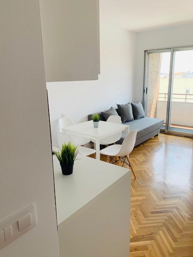 Pisos Con Piscina Barrio Exclusivo-wizinkcenter Alquiler Temporada Appartement Madrid