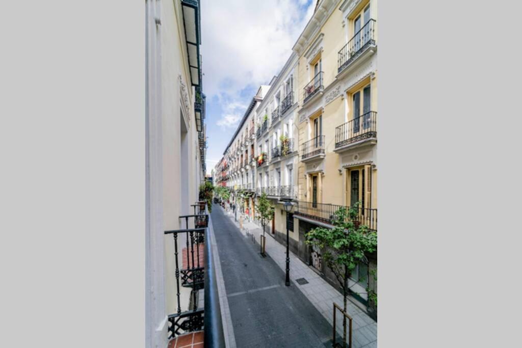 Appartamento En Centro De Madrid, C/infantas 1-3 By Batuecas