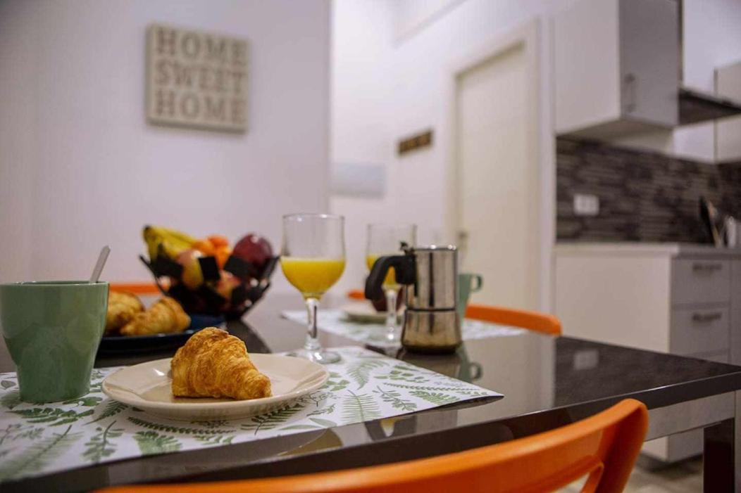 Calle Huertas Corazon By Regalatemadrid Appartement