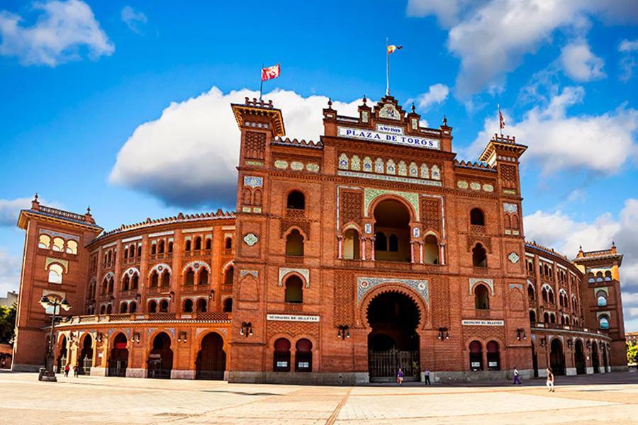 Plaza Mayor Family Apartment