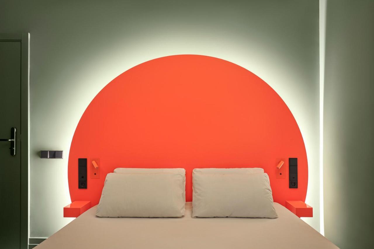 Chic & Basic Dot Hotel
