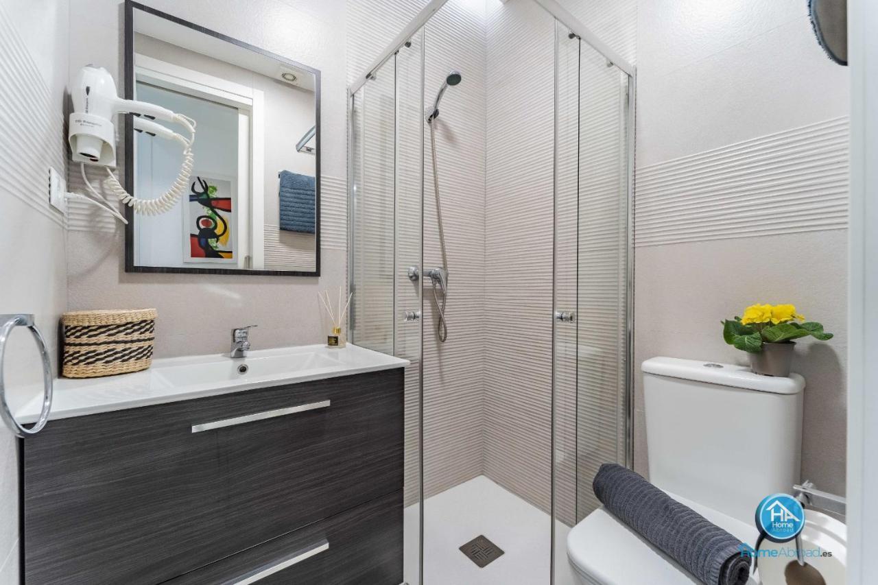 Modern Boutique In The Heart Of * Madri