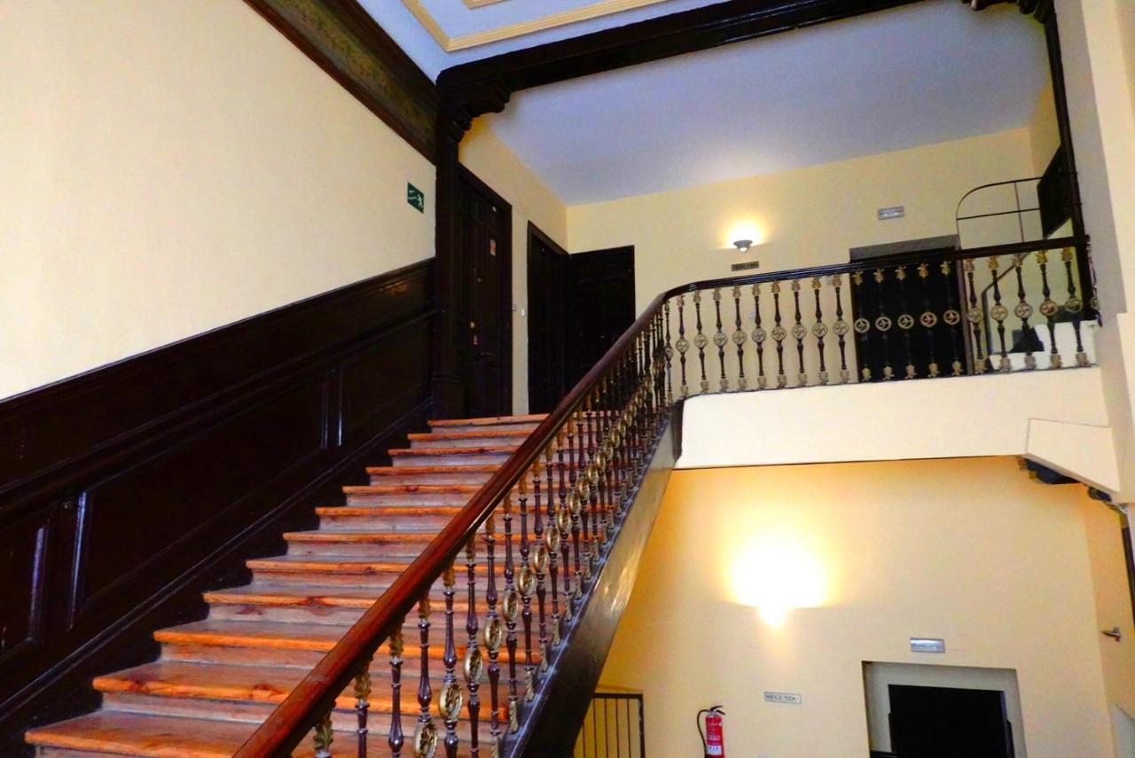 Casa Reina- Classical With Lift In Sol And Mayor Appartamento *