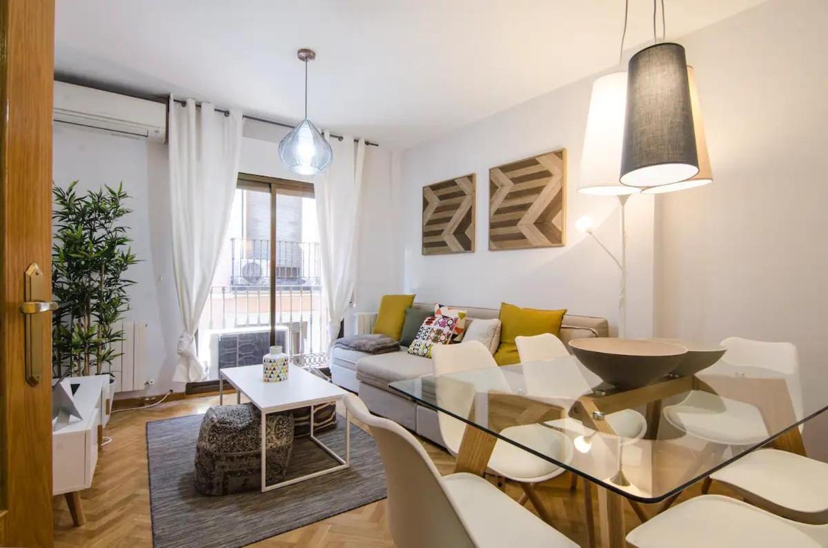 Bright & Spacious- Center- 2rooms-2bathrooms Apartment