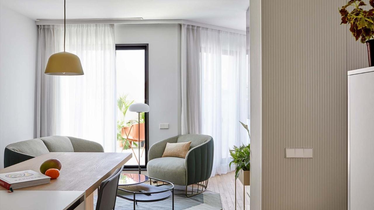 Apartment 60 Balconies Iconic