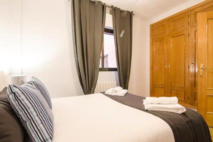 Bright & Spacious- Center- 2rooms-2bathrooms