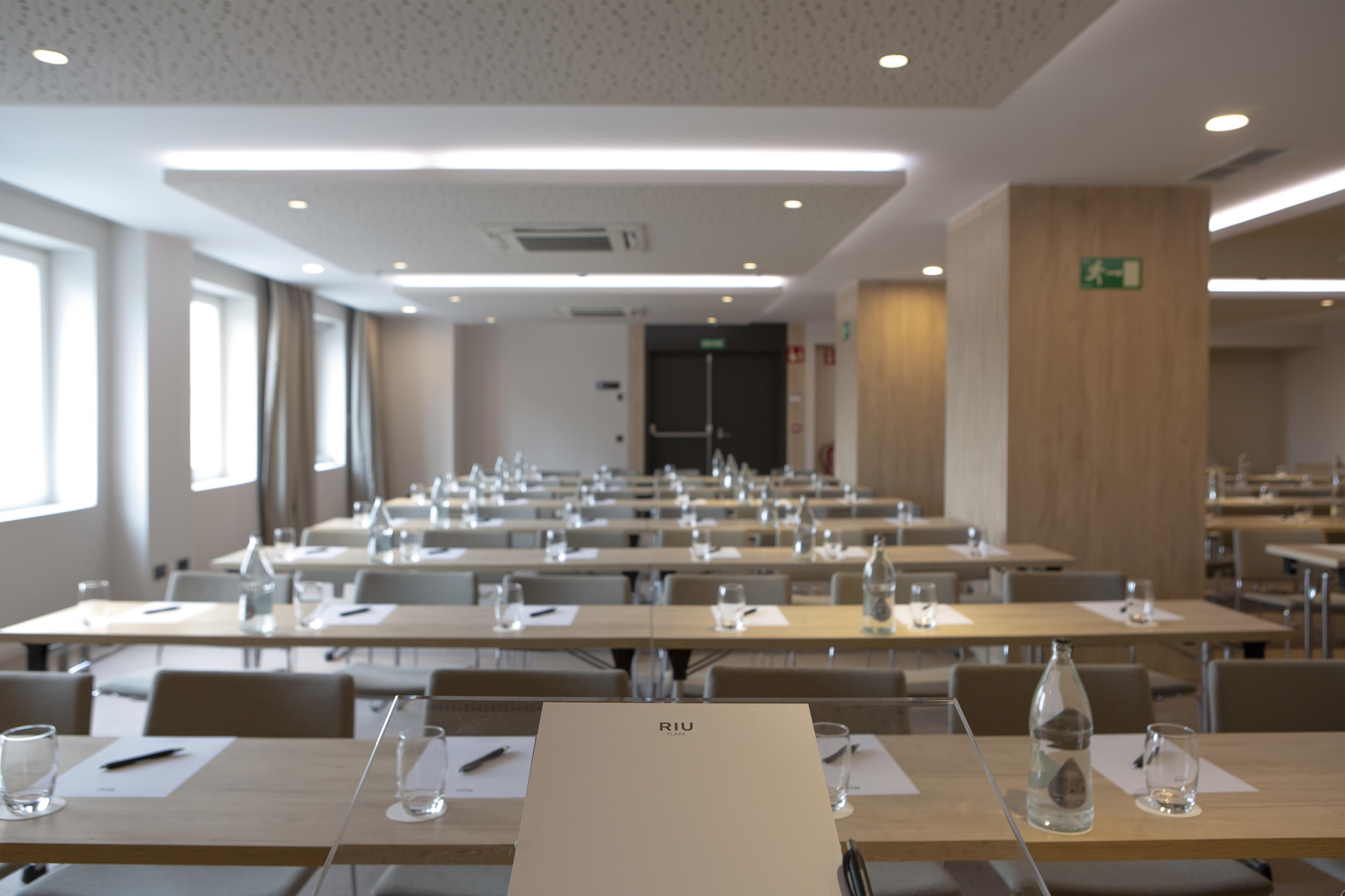 Hotel Riu Plaza Espana 4*