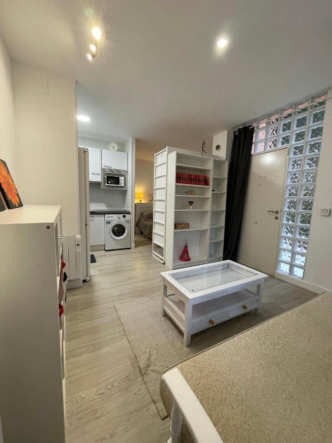 Apartamento Acogedor Apartamento, Completamente Amoblado Con Aire Acondicionado