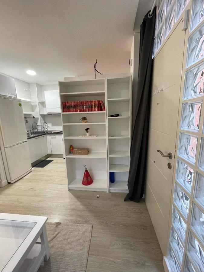 Apartamento Acogedor Apartamento, Completamente Amoblado Con Aire Acondicionado