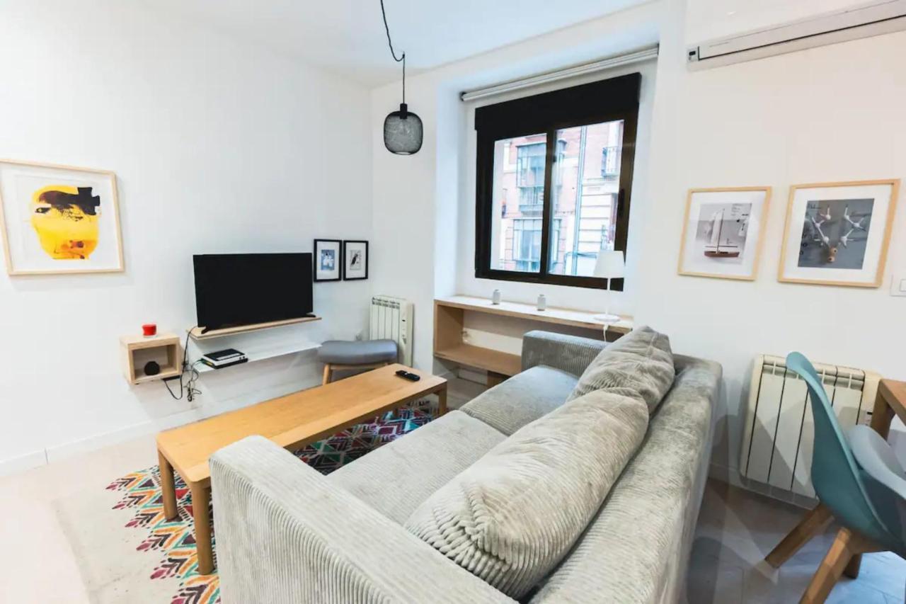 Bright Centric Studio In La Latina *