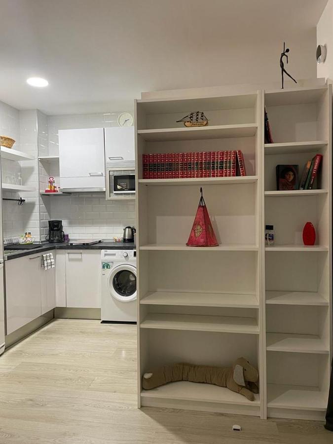 Apartamento Acogedor Apartamento, Completamente Amoblado Con Aire Acondicionado *