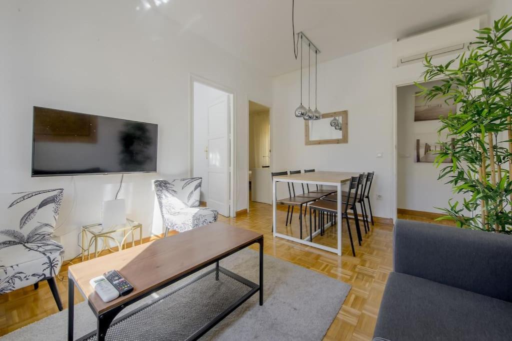 Apartamento Encantador Piso En La Latina Centro/rastro *