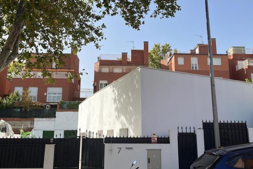 Lr Ifema Apartamento *