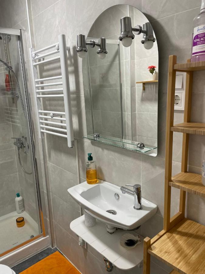 Acogedor Apartamento, Completamente Amoblado Con Aire Acondicionado * Madri
