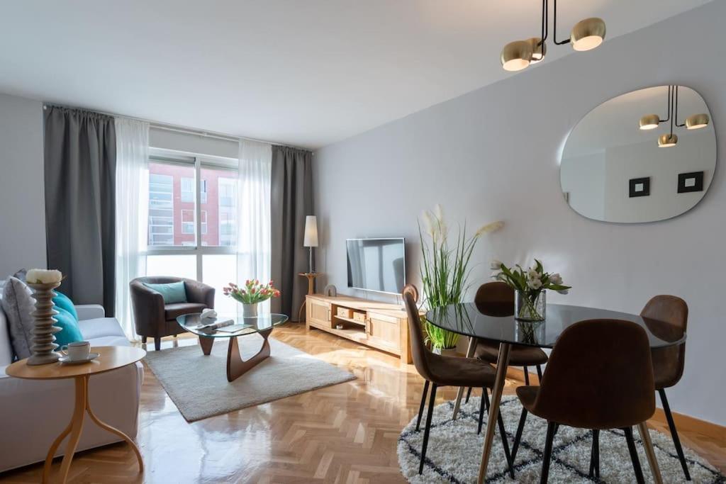 Appartamento Vivienda Con Zona De Trabajo, Piscina Y Parking