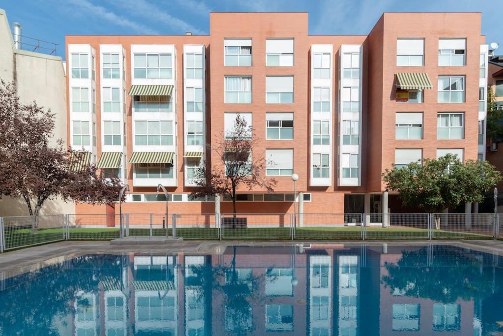 Appartamento Vivienda Con Zona De Trabajo, Piscina Y Parking Madrid